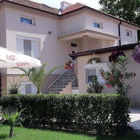 Villa Ros Guest House Svilengrad Exterior foto