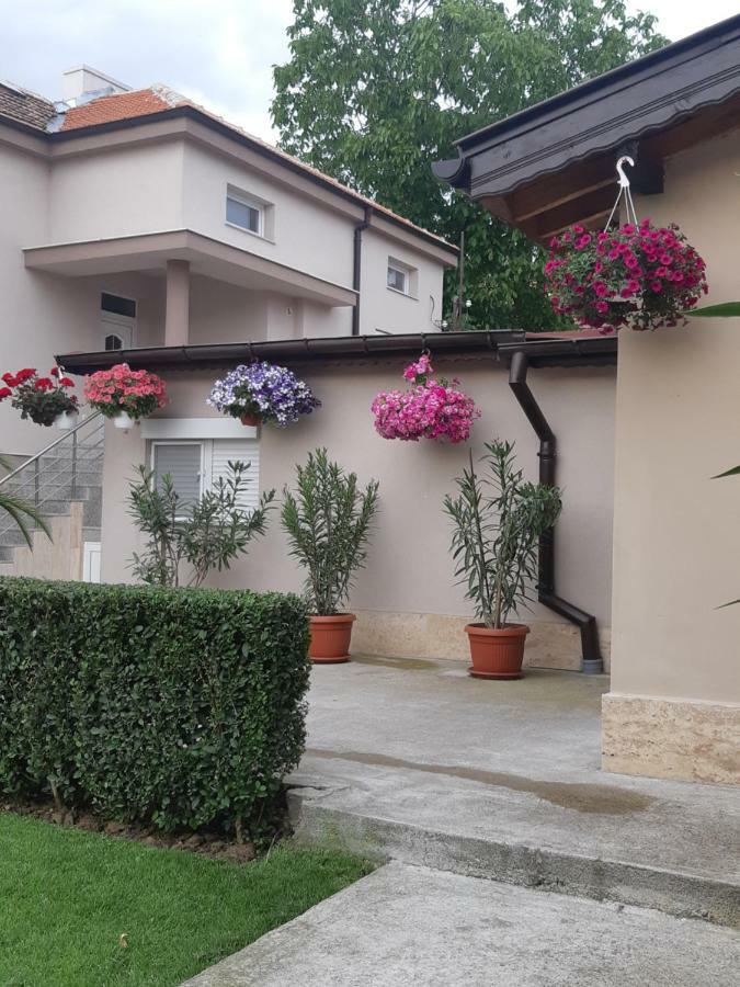 Villa Ros Guest House Svilengrad Exterior foto